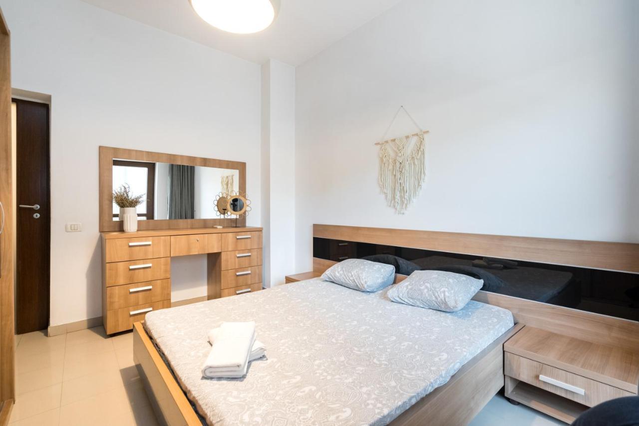 Modern & Spacious Apartment - Prime Location Near Bucharest'S Old Town Kültér fotó